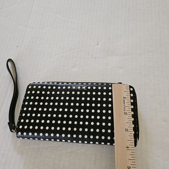 Relic Wristlet Wallet Black White Polka Dot Leather Zip Arround Credit Cards - Picture 7 of 8